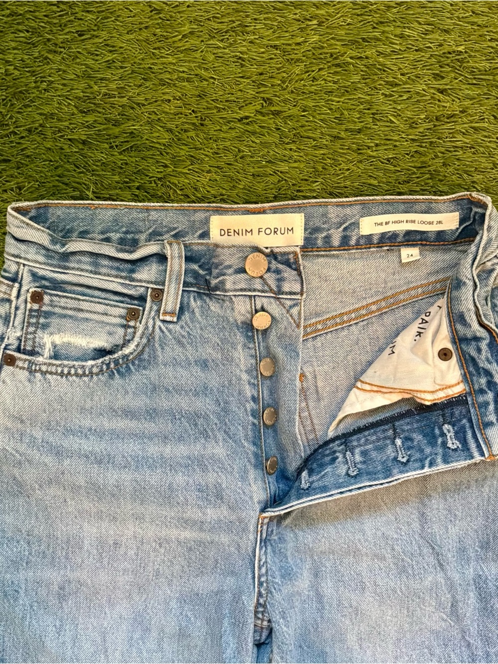 Aritzia Denim Forum The Boyfriend High Rise Loose Jeans Size 24 - Picture 5 of 5